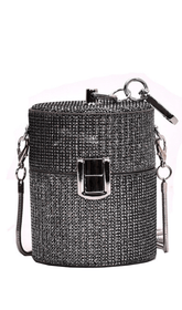Kleine Beuteltasche mit Lippenstift.